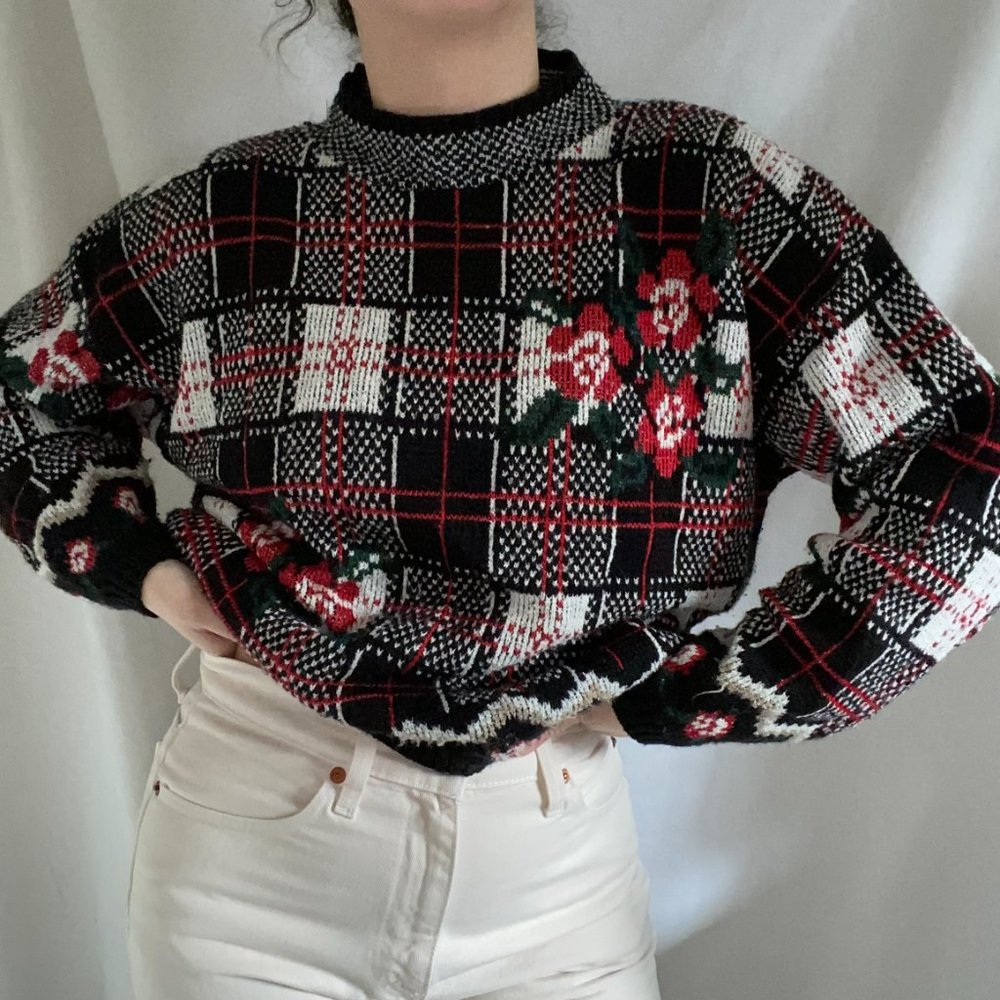 Vintage Classic Elements Red Plaid Rose Christmas Holiday Mock Neck Sweater